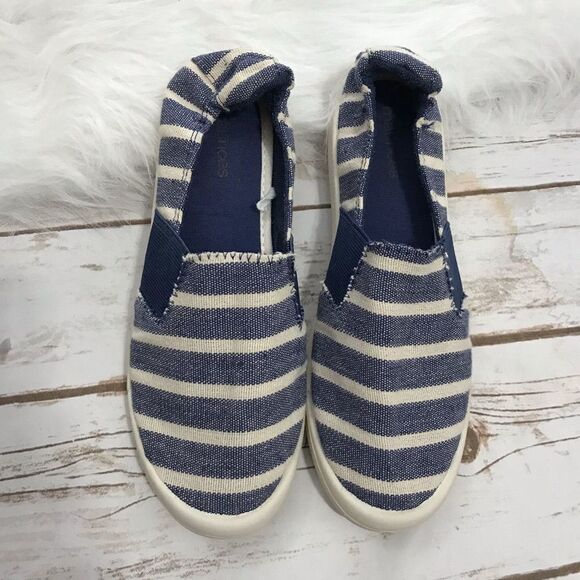 Maurice's Canvas Blue‎ White Stripes Slip On Shoes Sneakers size 6? - Picture 2 of 9